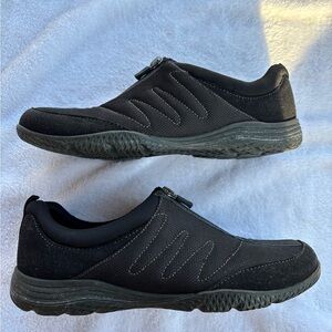 Women's Black Slip-On Casual Walking Sneakers